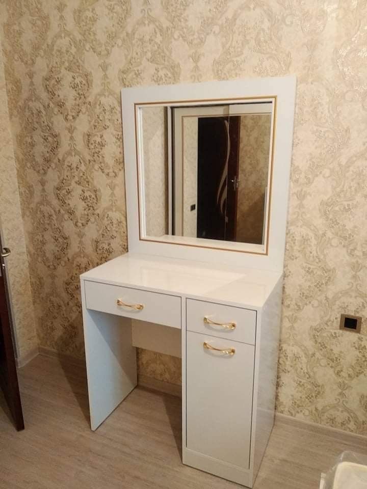 Dressing table 7